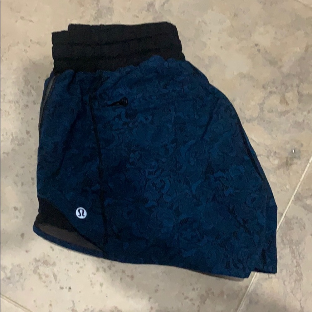 Lululemon hotty hot